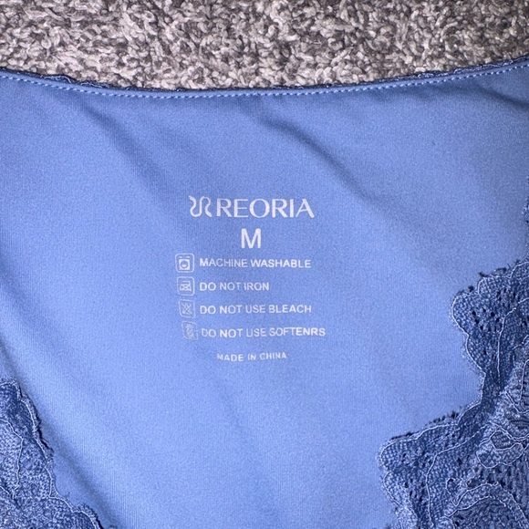 ReoRia Blue Lace V-Neck Top - Picture 2 of 6